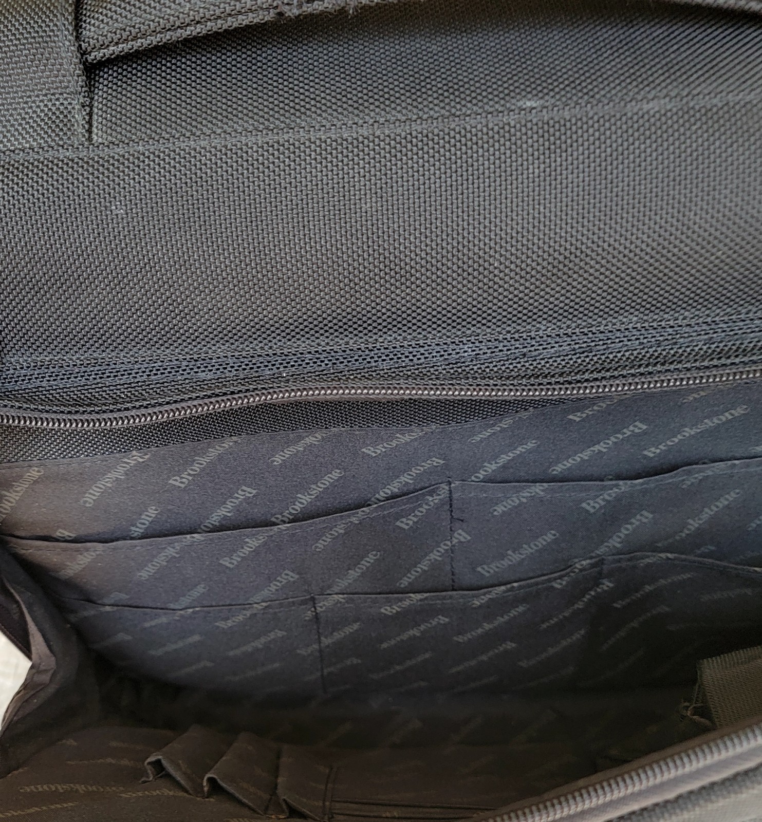 Brookstone Laptop Shuttle Padded Nylon Briefcase Black