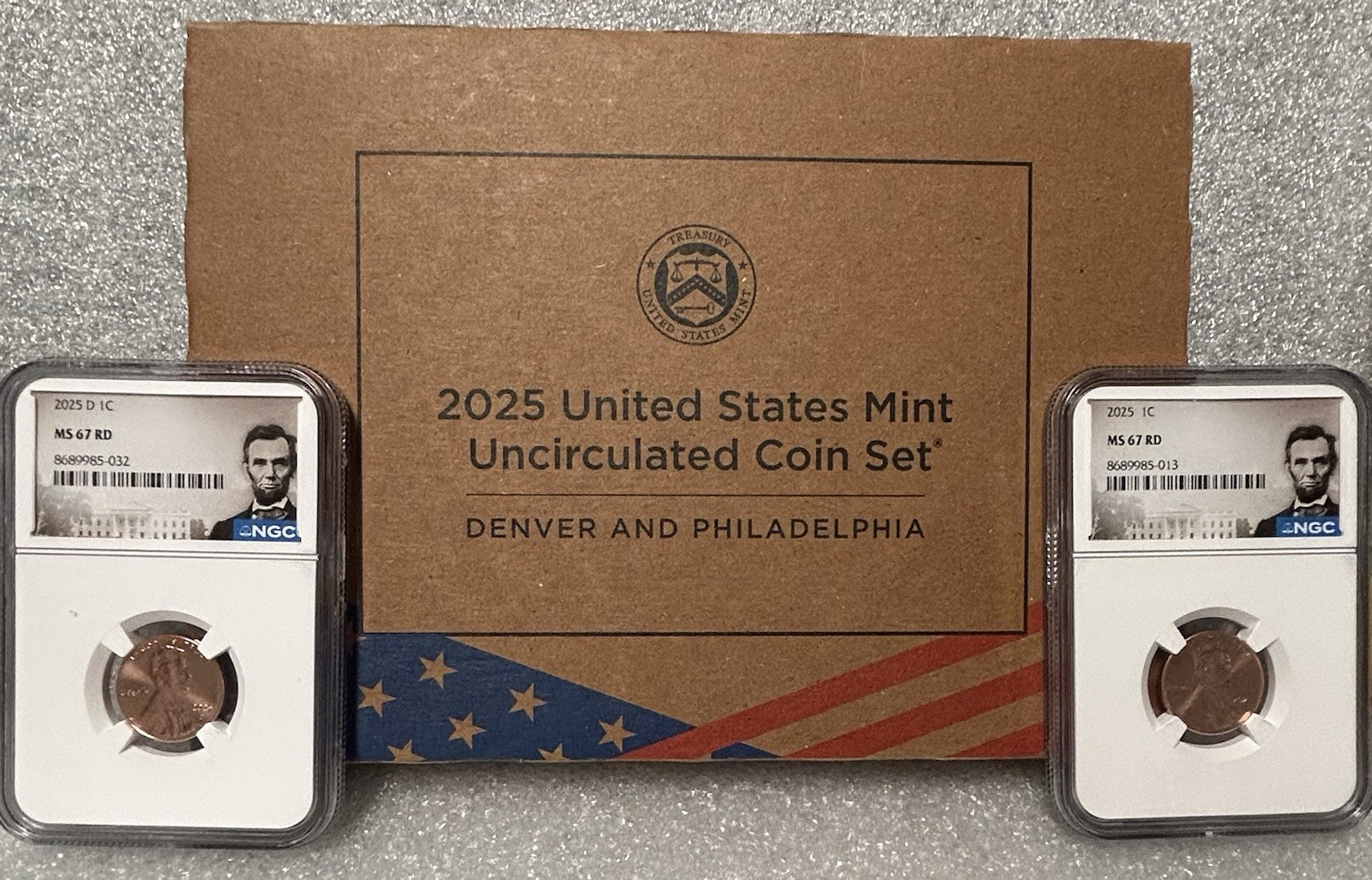 2025 Uncirculated Mint Set w/ NGC P&D Lincoln Shield 1¢ MS 67 RD (Lincoln Label)