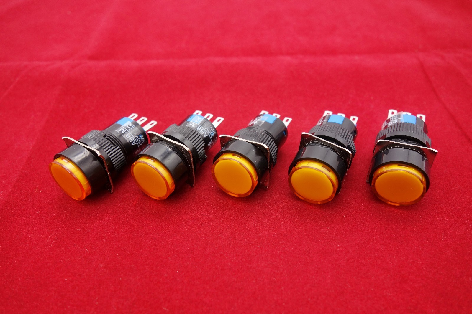 5PCS 16MM YELLOW ROUND Maintained Latching PUSH BUTTON SWITCH 3 PINS 250V 3A