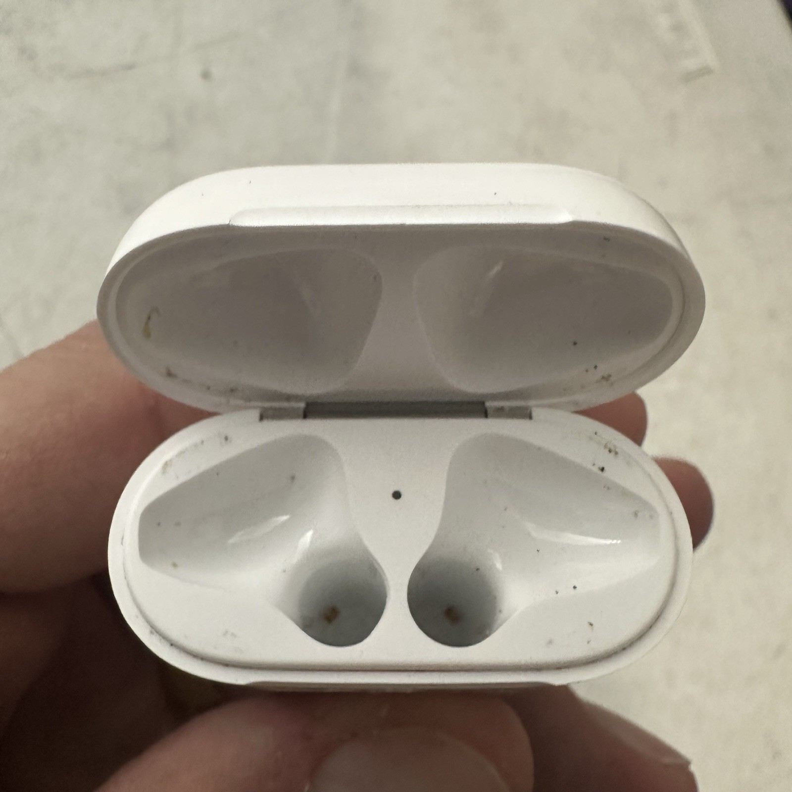 Apple AirPods 2nd Gen Lighting A1602 - Replacement Charging Case