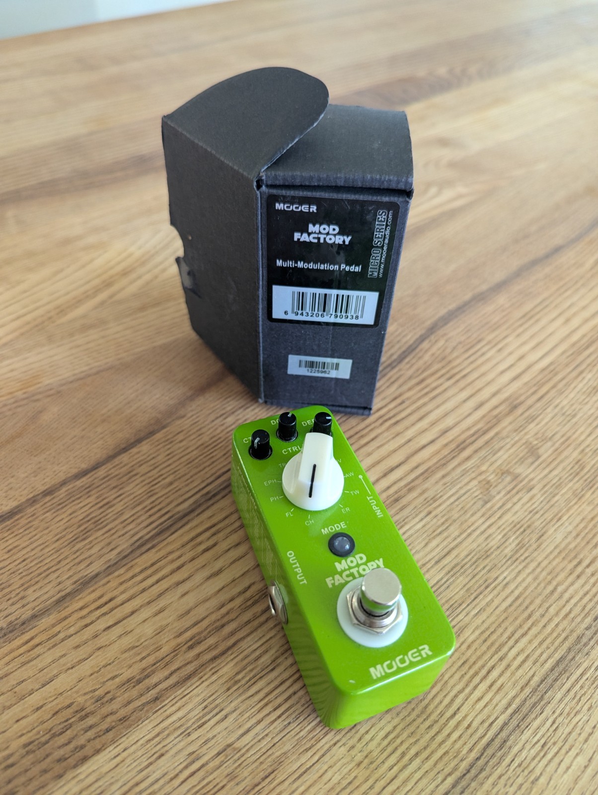 MOOER Mod Factory Digital Modulation Effects Pedal for Electric Guitar