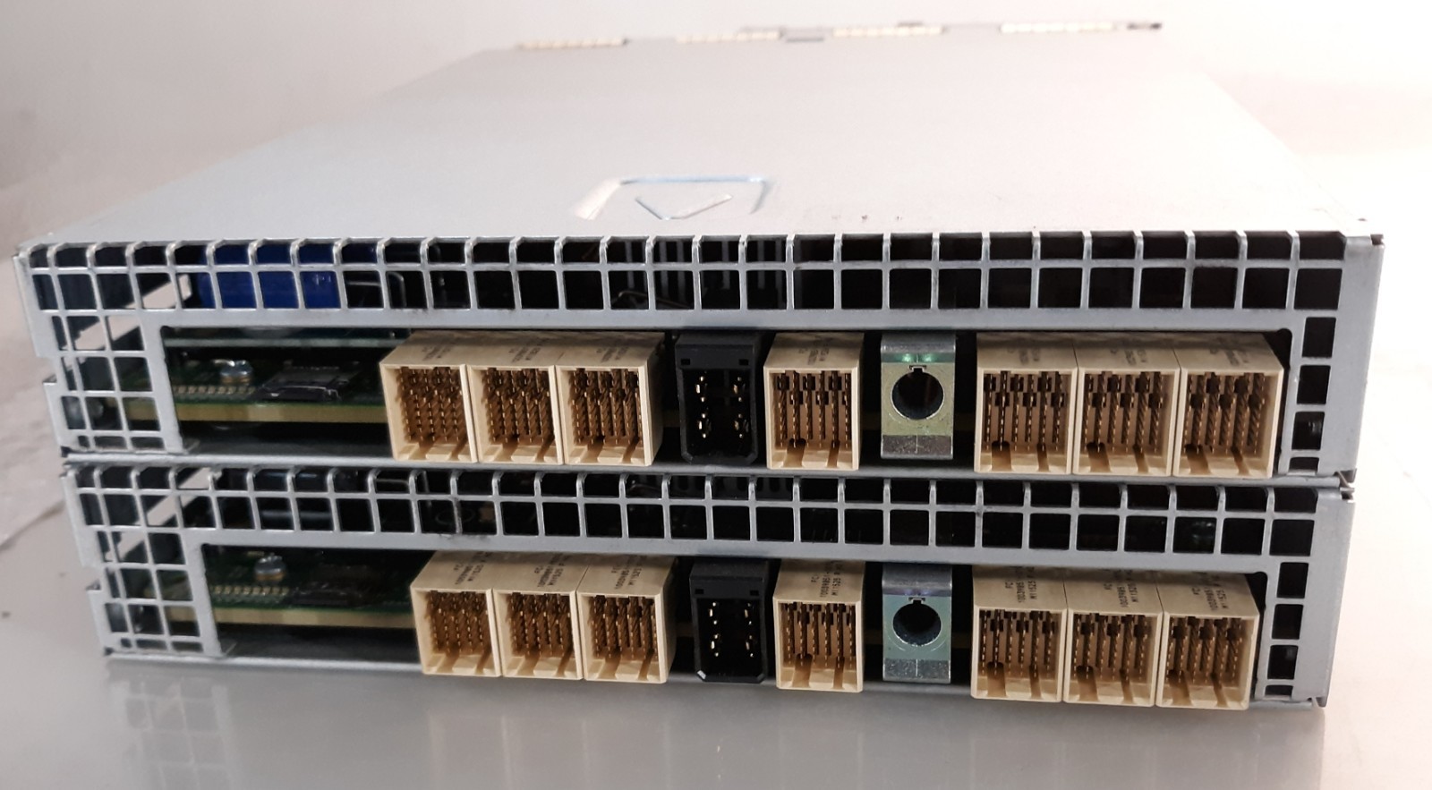 Pair of Dell EqualLogic E09M Controller Module 11 HRT01 A01