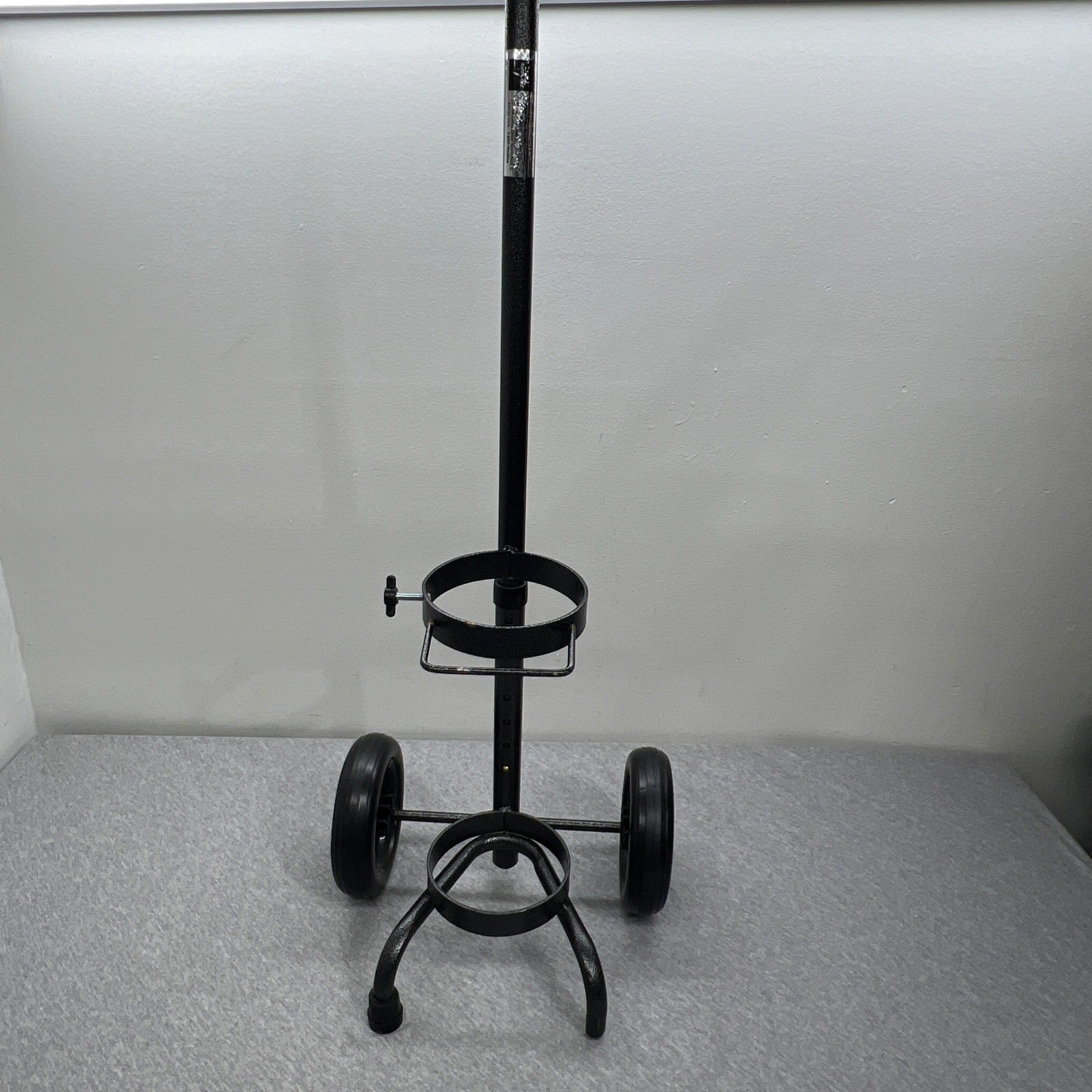 Medline Oxygen Rolling Cart for D and E Oxygen TanksnCylindersb B