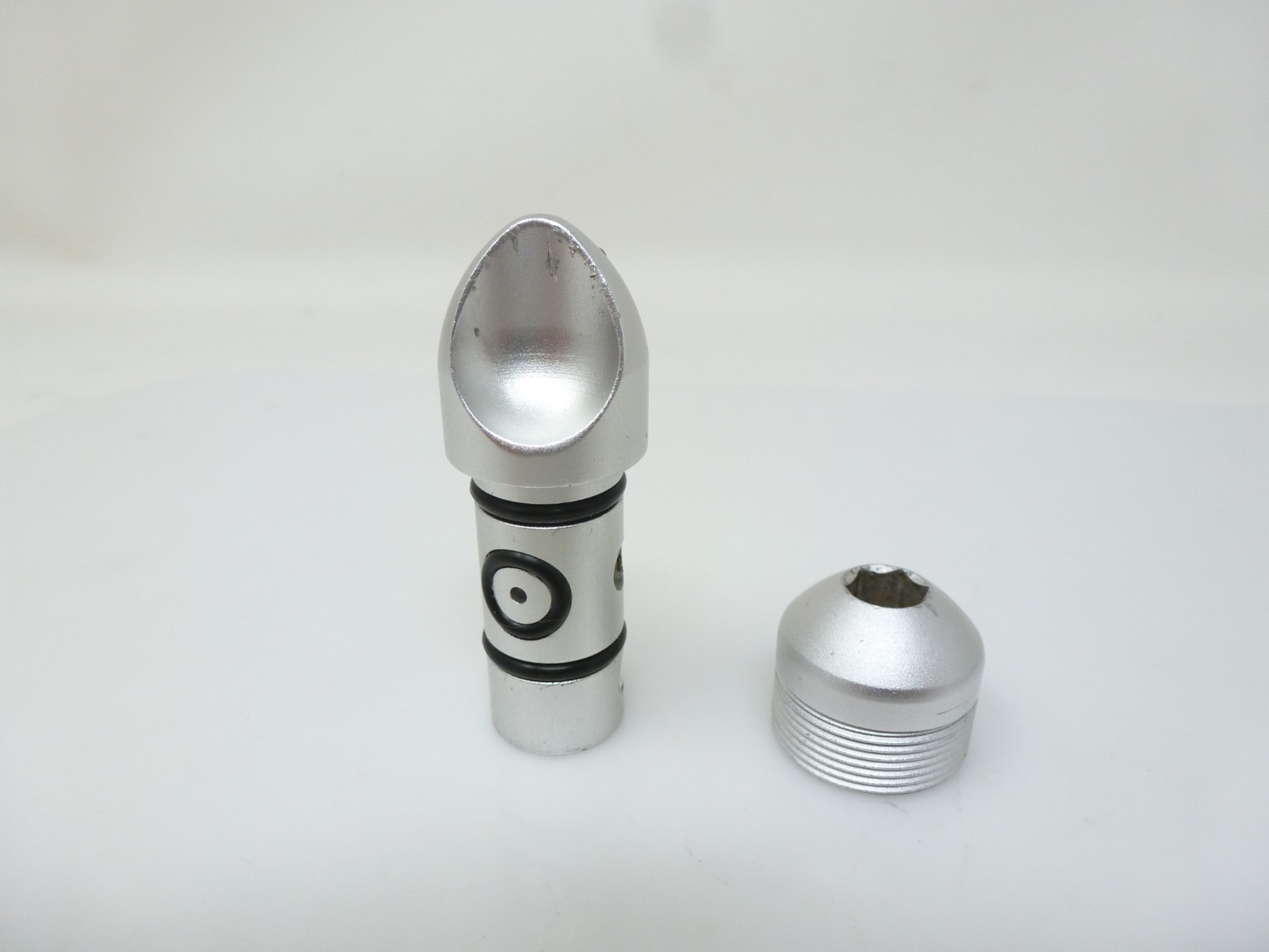 DYE DM4 MATRIX FRONT ON/OFF FLOW PLUG & LPR CAP DUST SILVER FIT DM5 PAINTBALL