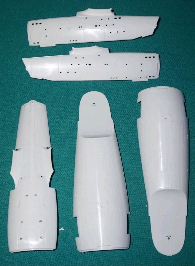 Star Trek USS Enterprise Refit Polar Lights 1/350 Main Hull Pieces.