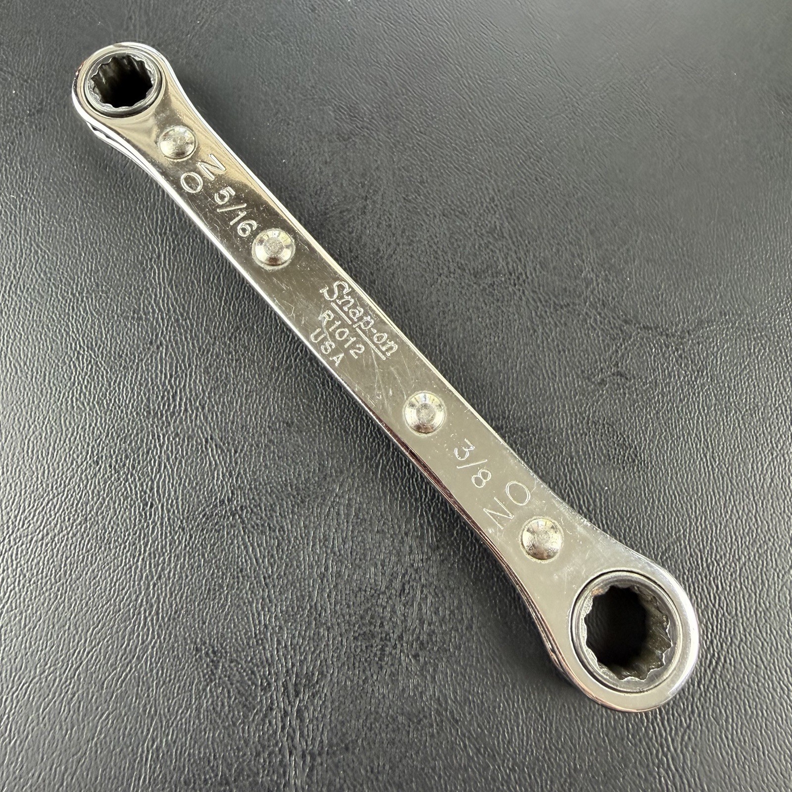 Vintage Snap-on R1012 5/16 3/8 12-Point Ratcheting Box Wrench USA