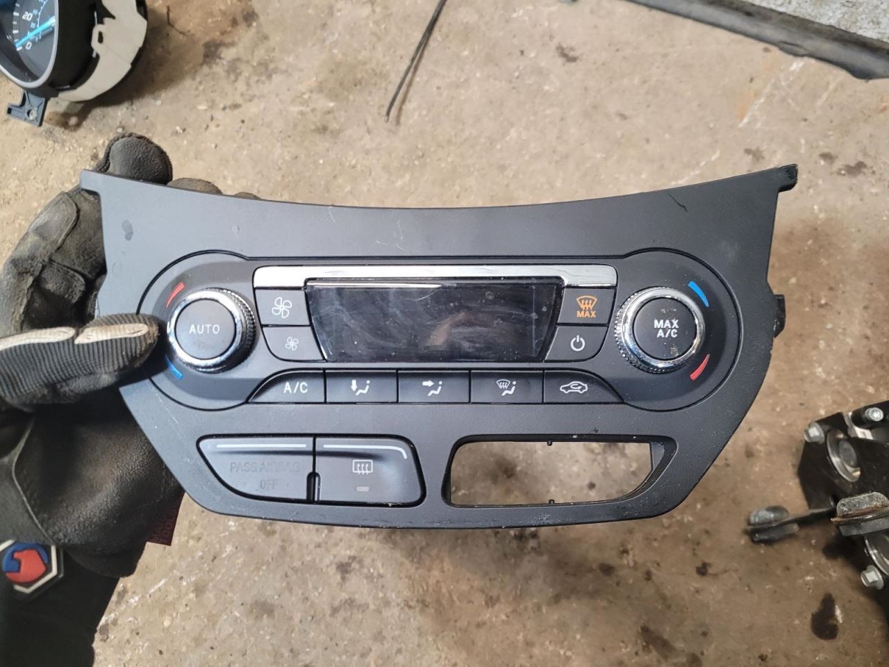 Temperature Control Front Dual Zone Thru 02/21/15 Fits 13-15 ESCAPE 1968025