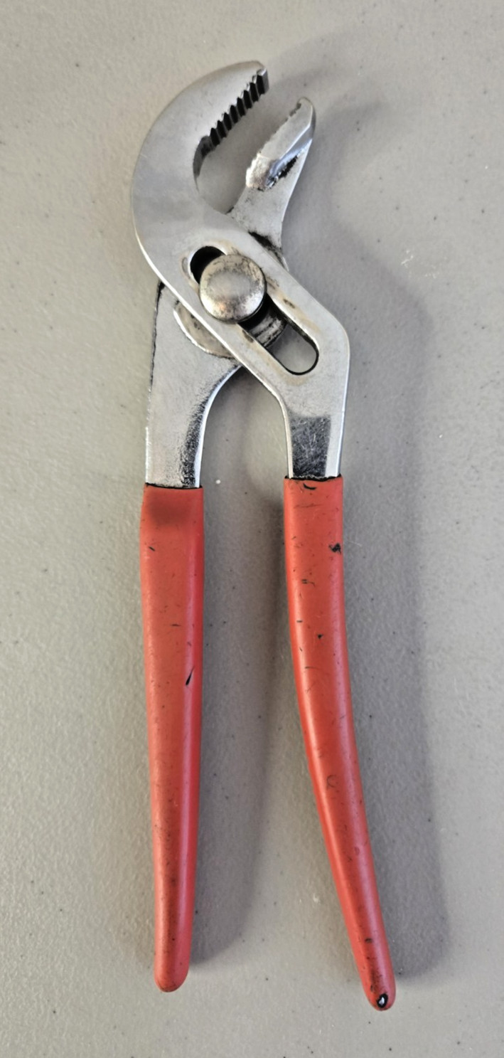 Snap On 90AP - 9-1/4" Long Soft Red Handle Chrome Adjustable Joint Pliers