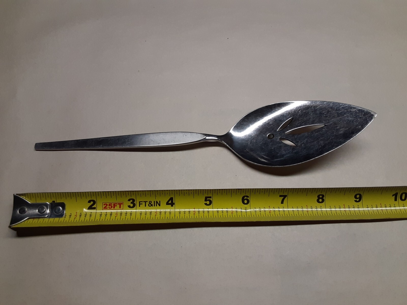 Vintage Oneida pie or cake server