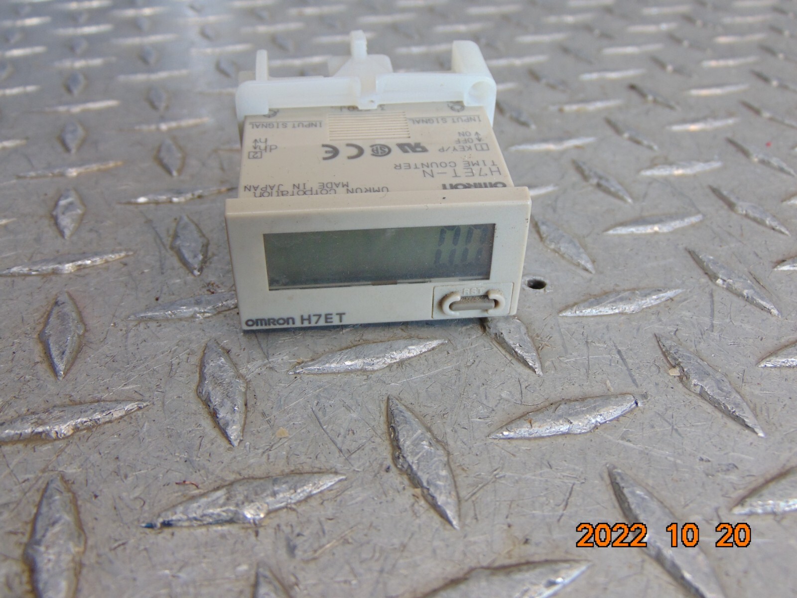 OMRON H7ET-N TIME COUNTER with BRACKET