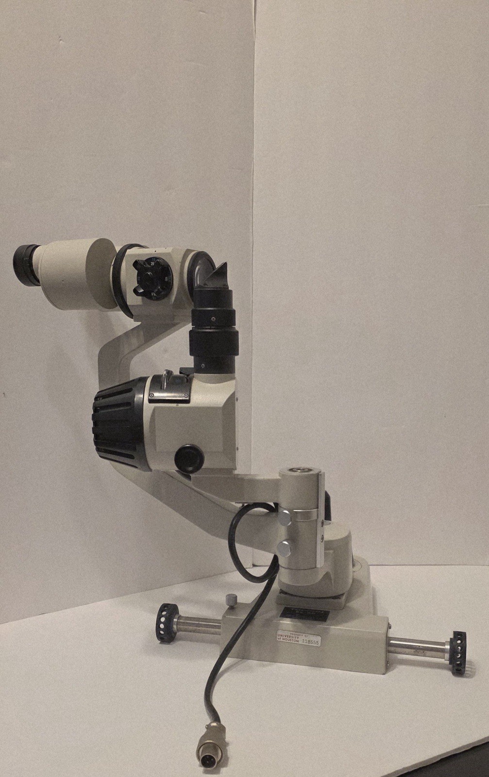 Topcon SL-2D Slit Lamp With OSM-70 Beam Splitter (Not Tested)