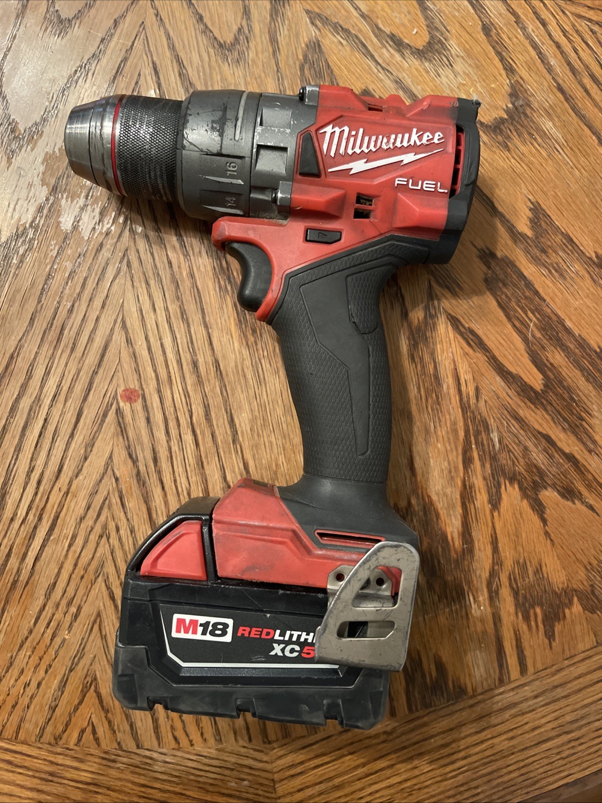 Milwaukee 1 /2" (13mm) Hammer Drill/Driver with 1 Battery
