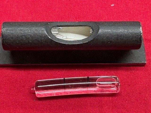 Starrett 130 Bench Level, 3-3/8" - has broken vial - old inventory