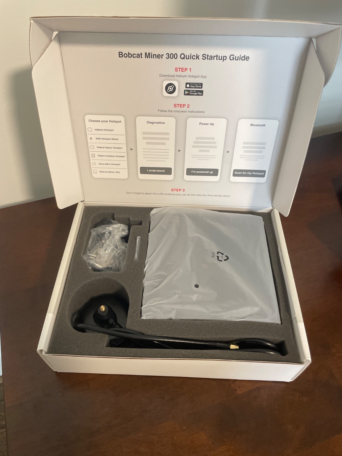 NEW Bobcat Miner 300 Helium Hotspot for HNT - Black