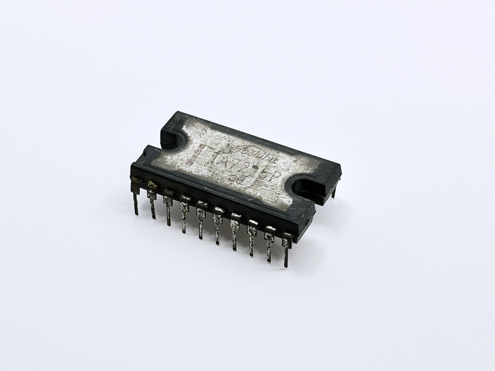 TA7215P Toshiba Dual Audio Power Amplifier 2.2W x2 4.5V to 16V DIP-20