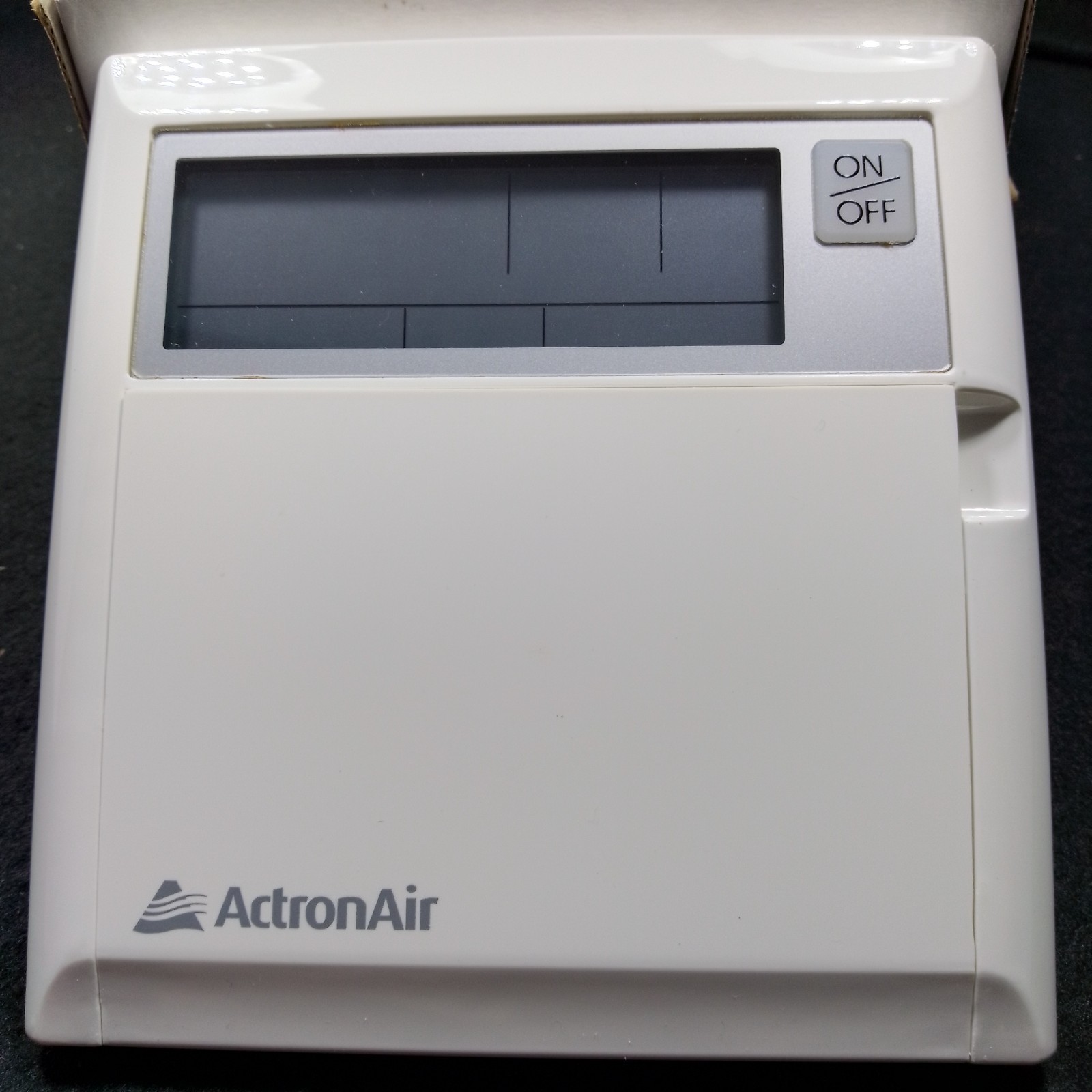 ActronAir LM7 LM24 7day LCD Wall Control 2090-018 SRA SRG SRV White Genuine NOS