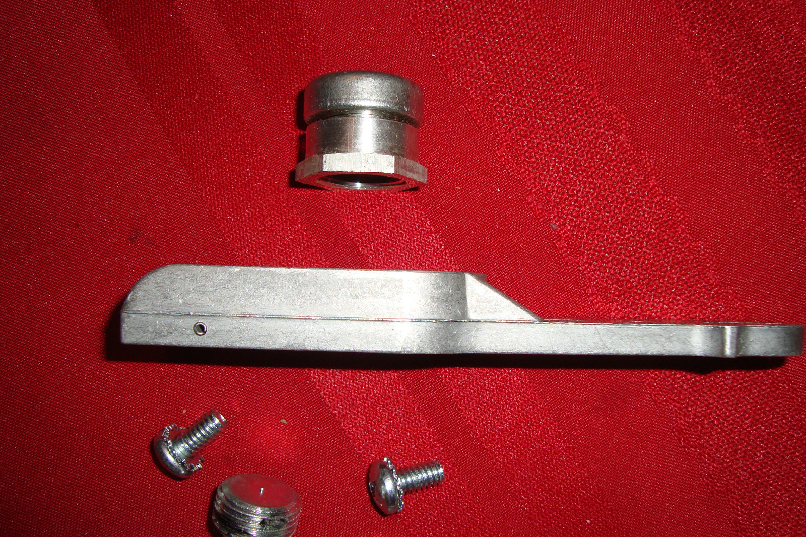 20728 BOTTOM DOOR PIVOT