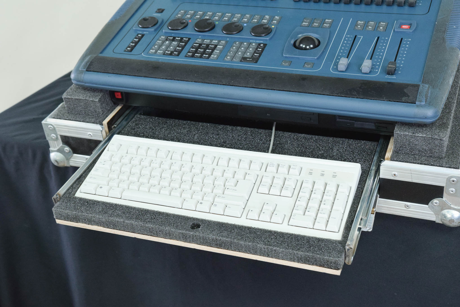 SGM REGIA 2048 Pro Lighting Console with Case CG00TQ2