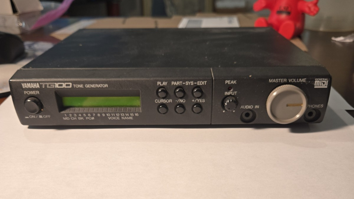 Yamaha TG100 Tone Generator Vintage Midi Sound Module UNTESTED