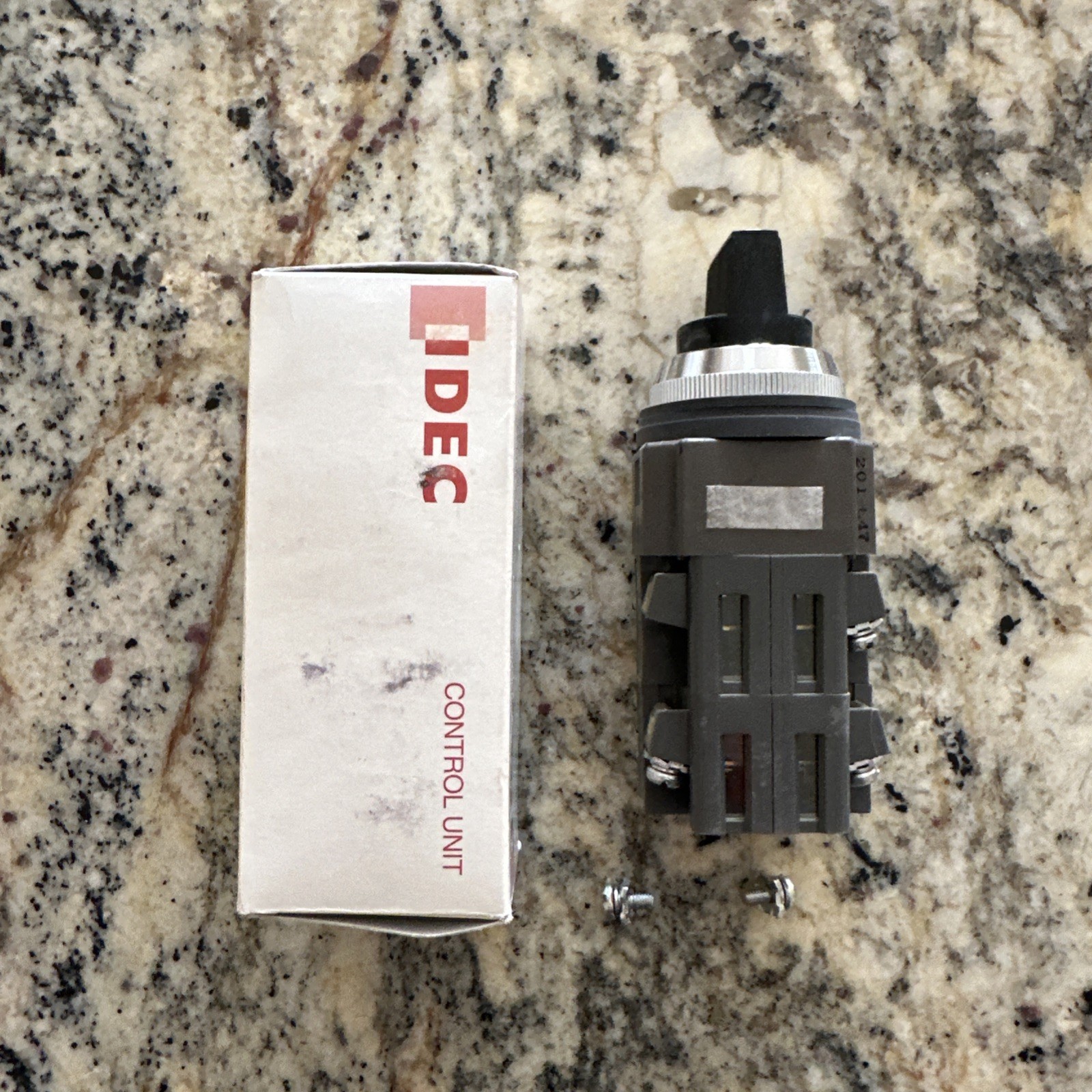 New IDEC ASN3322N Selector Switch NEW + FAST SHIPPING