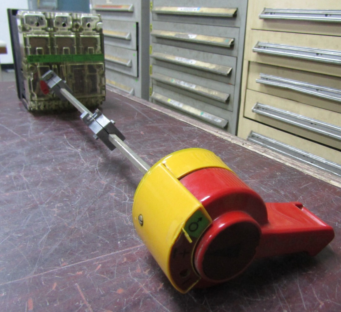 😀 MOELLER 200 AMP MAX DISCONNECT 3 POLE 690 VAC N6-100