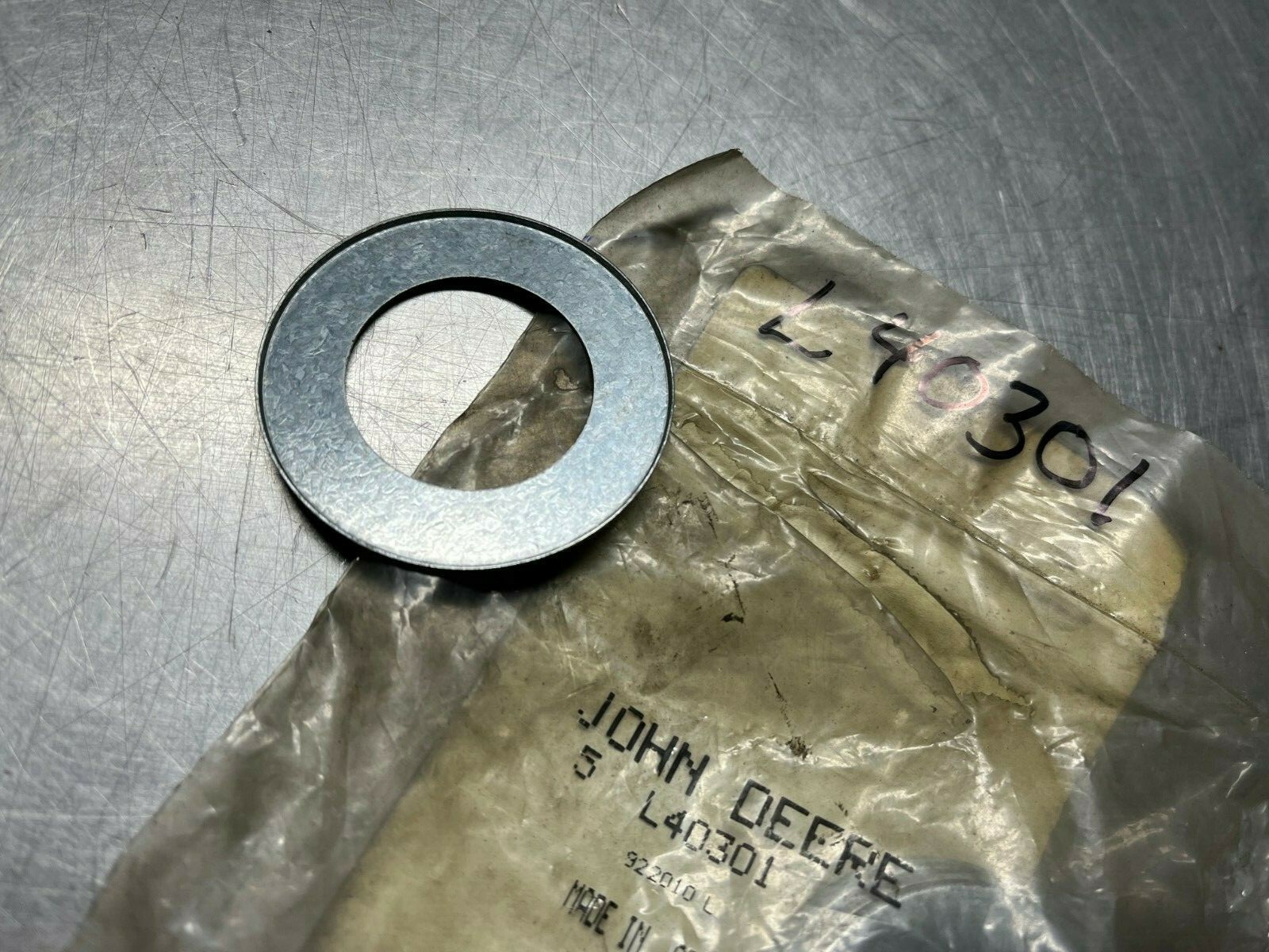 L40301  GENUINE OEM John Deere Original Equipment  RING