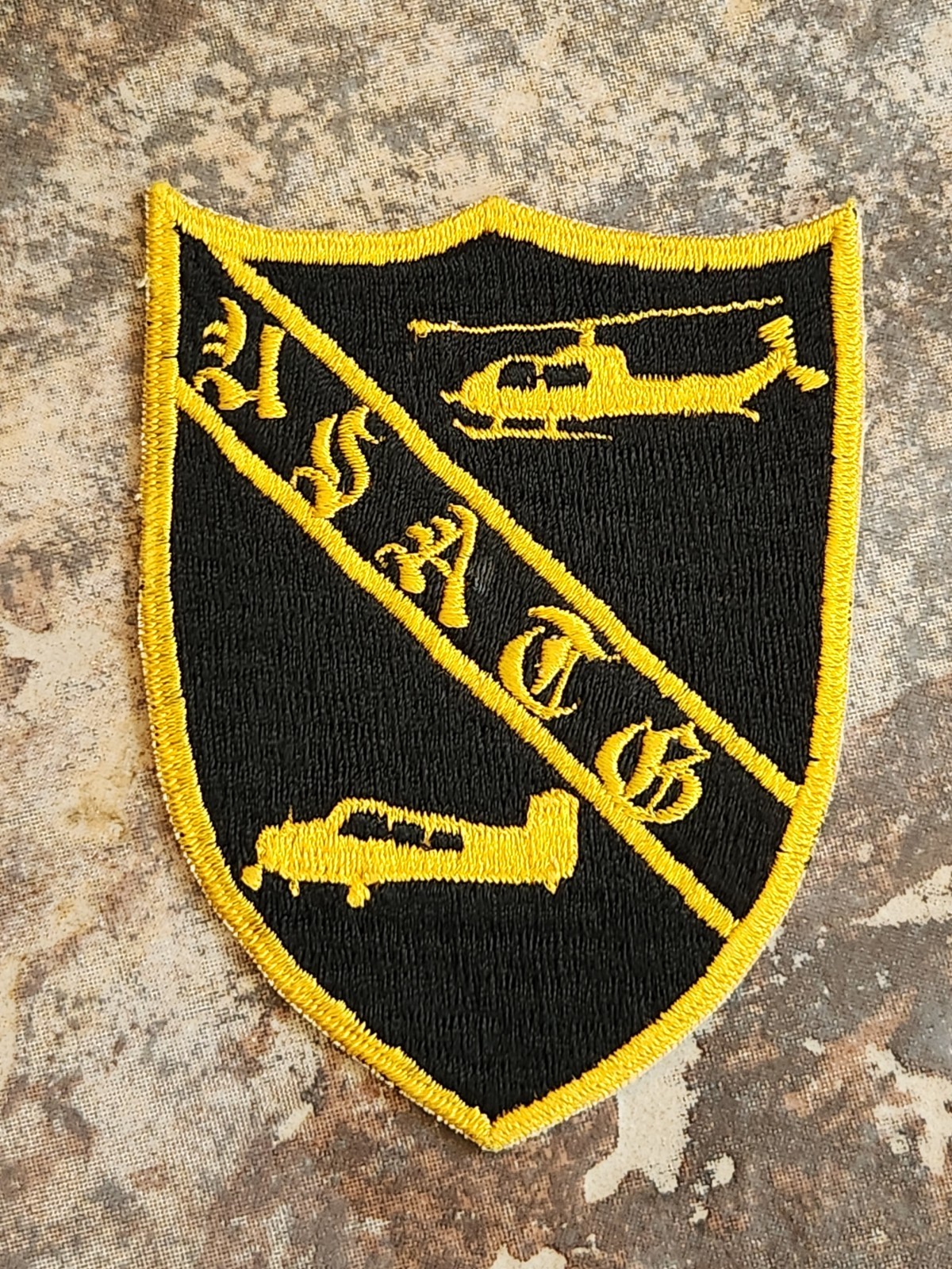 Vintage US Army Aviation Training Group Airplane Helicopter Black & Yellow Patch