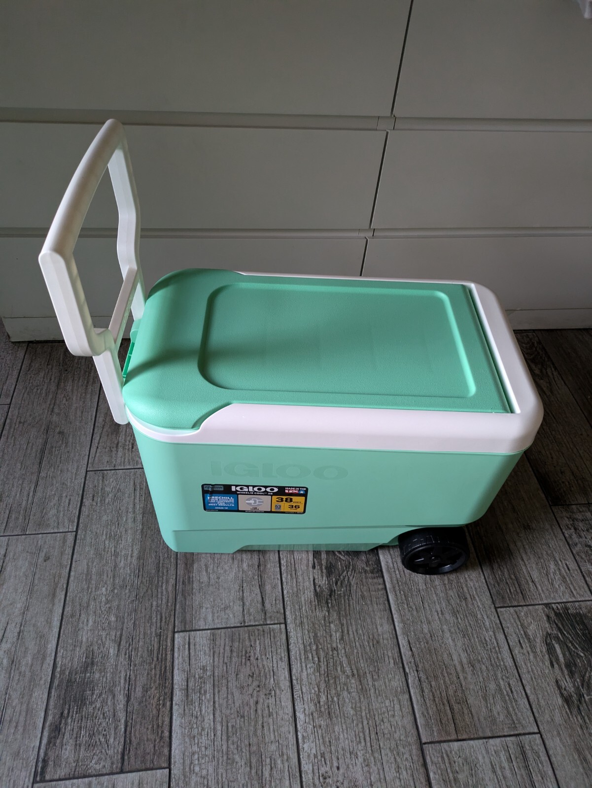 Igloo Wheelie Cool 38qt