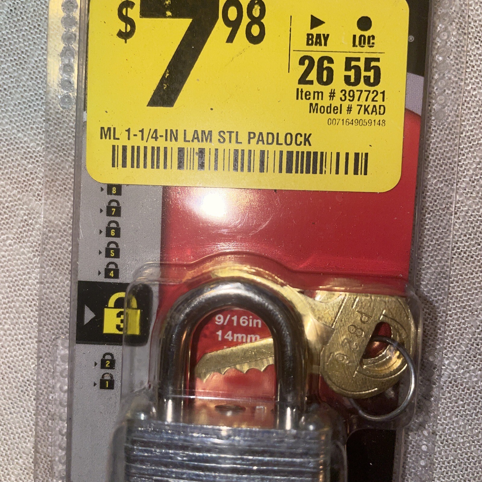 Master Lock Outdoor Padlock w/ 2 Keys (7KAD) Key Code P826