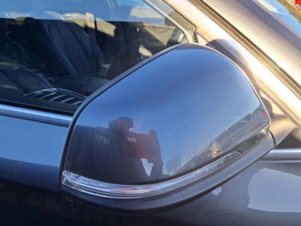 X1 2020 Glove Box 4899117