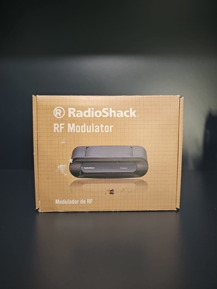 NEW - RADIOSHACK RF MODULATOR 15-2526 GOLD-PLATED CONNECTORS
