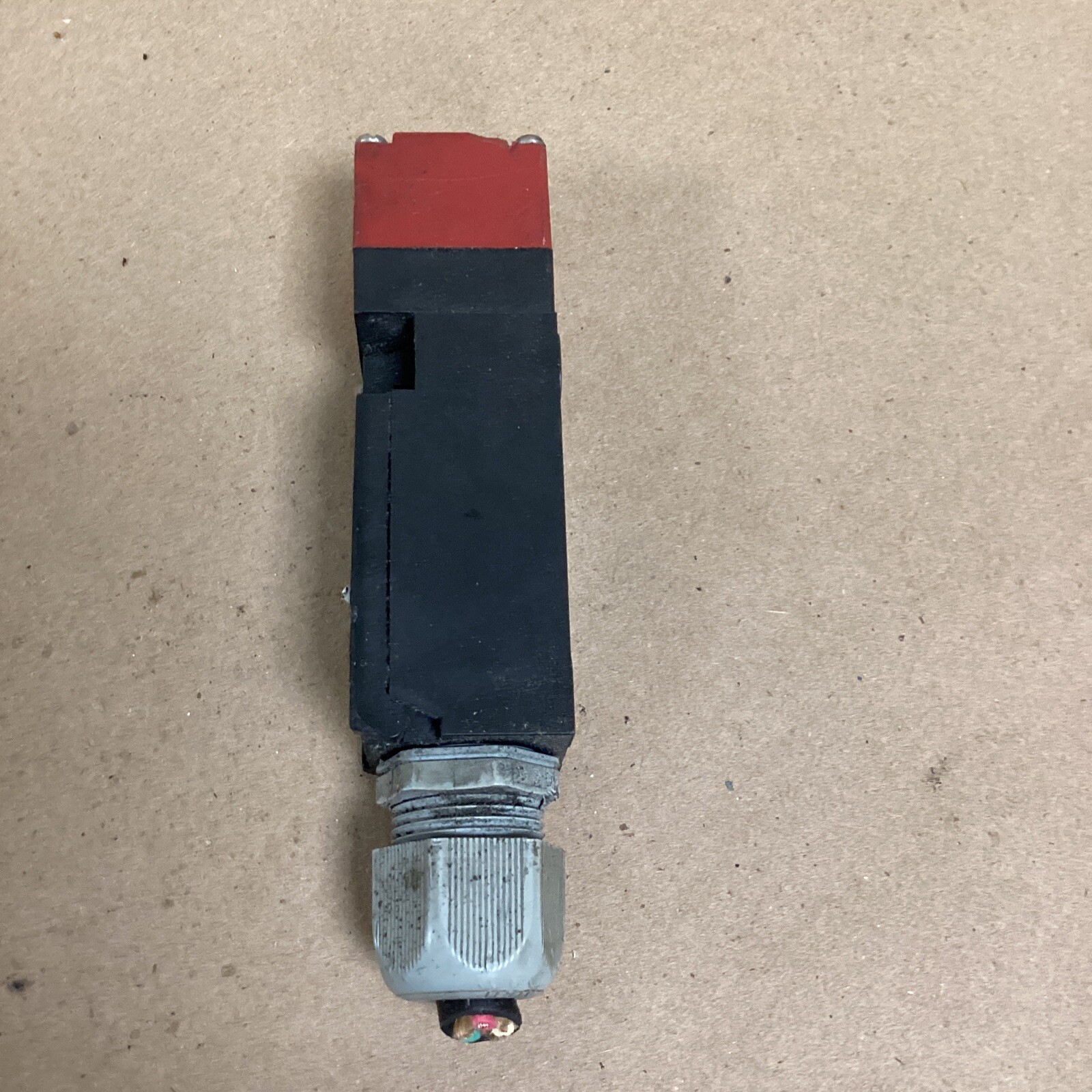 Omron Safety Switch 3A 240VAC D4NS-3BF#24T82FML