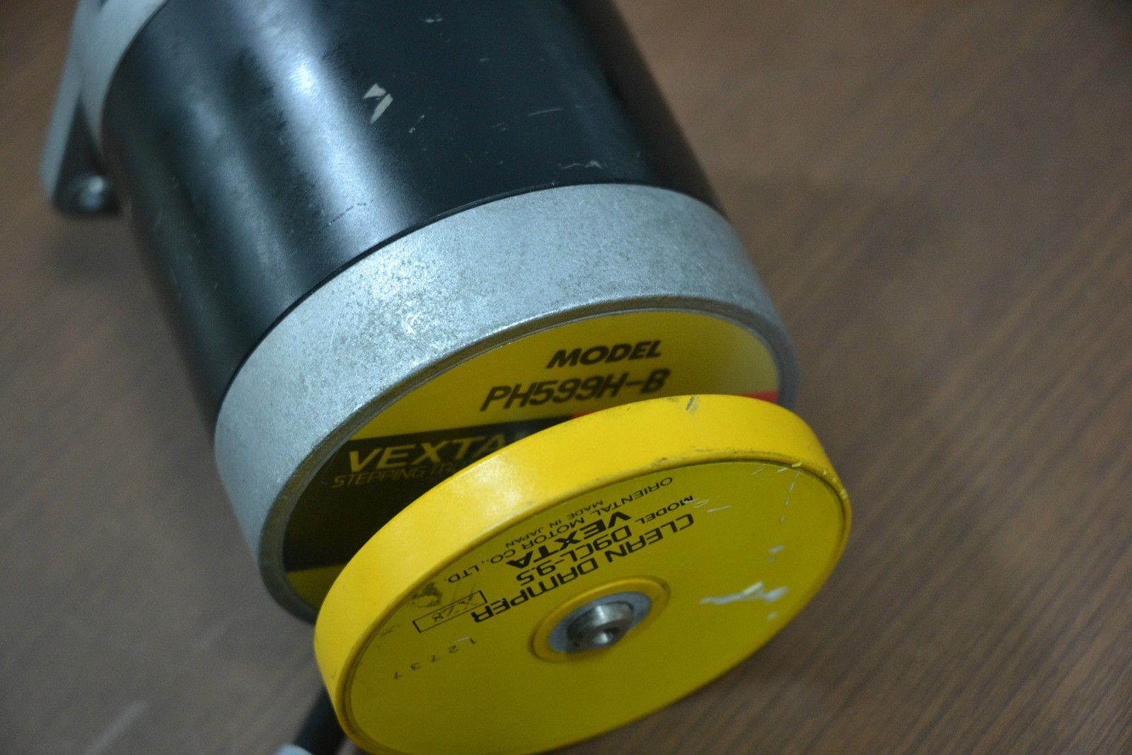 VEXTA PH599H-B STEPPING MOTOR