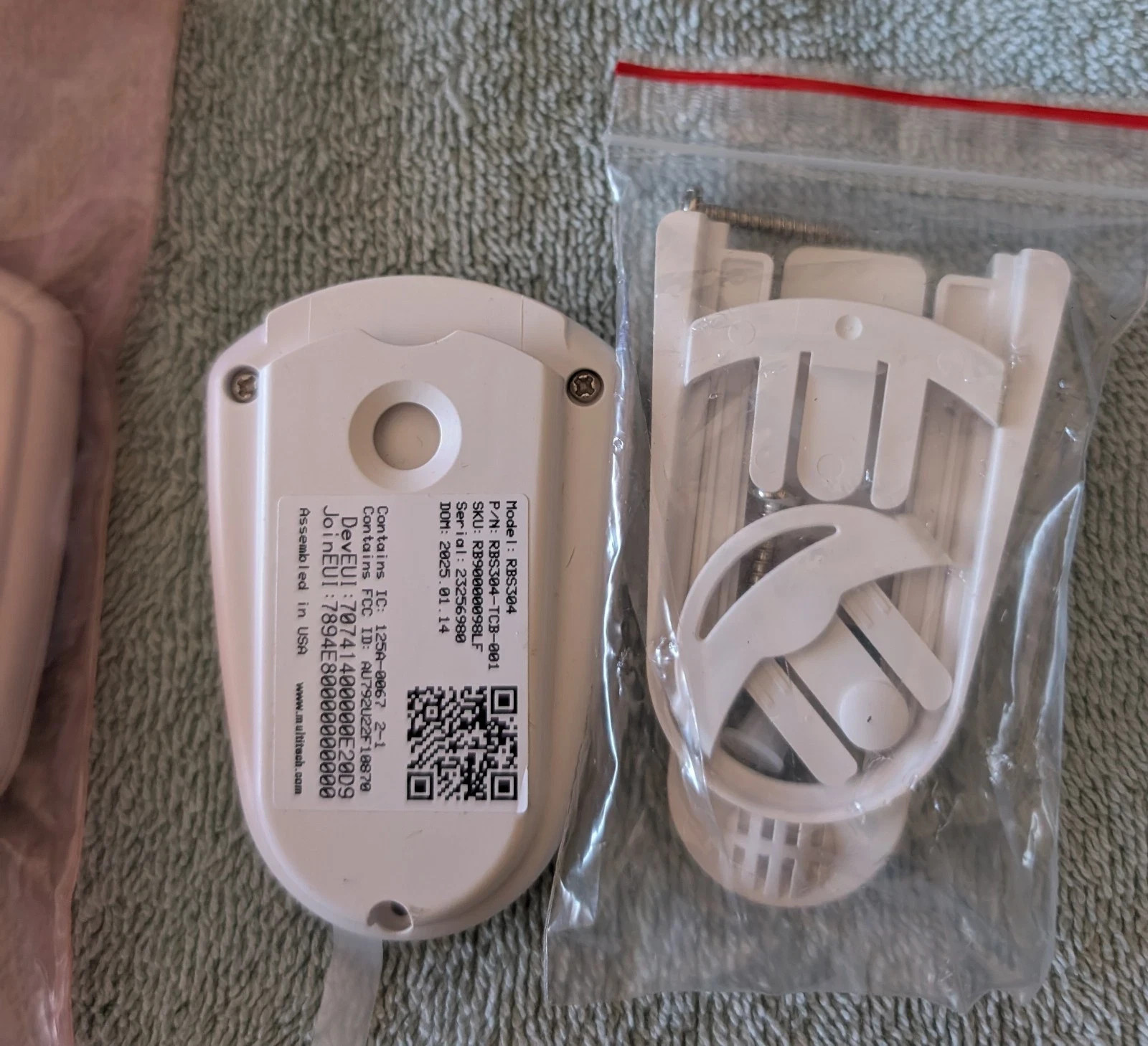 2x - RBS304-1-US LoRaWAN Alert, Single Push Button Sensor