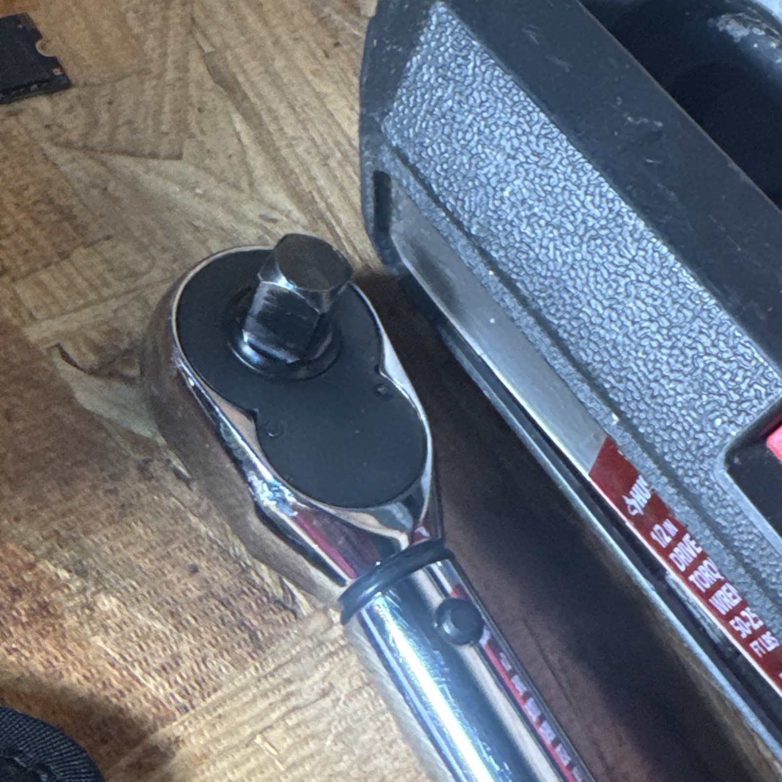 Husky 1/2 inch Drive Torque Wrench, with case, 50-250 Ft/Lbs, 564 464