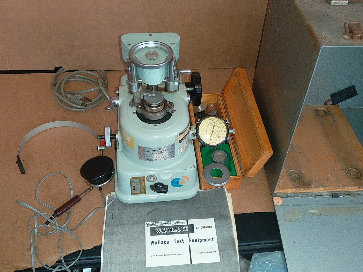 WALLACE MICRO INDENTATiON TESTER / RUBBER HARDNESS TESTER 110 VAC, h.5/5 /8