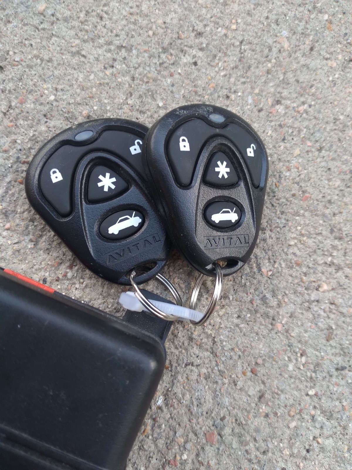 Directed Electronics Automotive Remote Start System Control Module W 2 Keyfobs