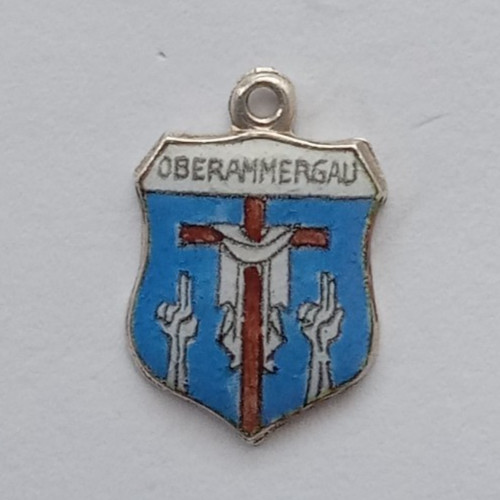 VINTAGE SILVER BRACELET CHARM OBERAMMERGAU TRAVEL SHIELD PLACE CHARM.   CH3-11