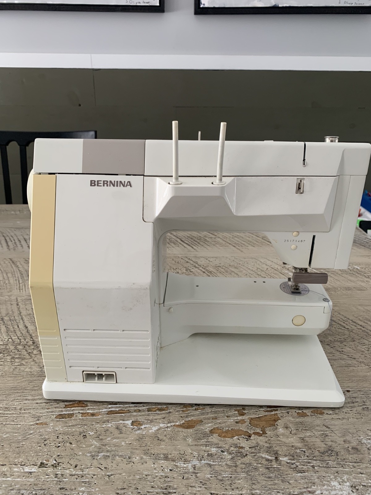 BERNINA 930 Record Electronic Sewing Machine w/ Case & Pedal WORKS, TESTED