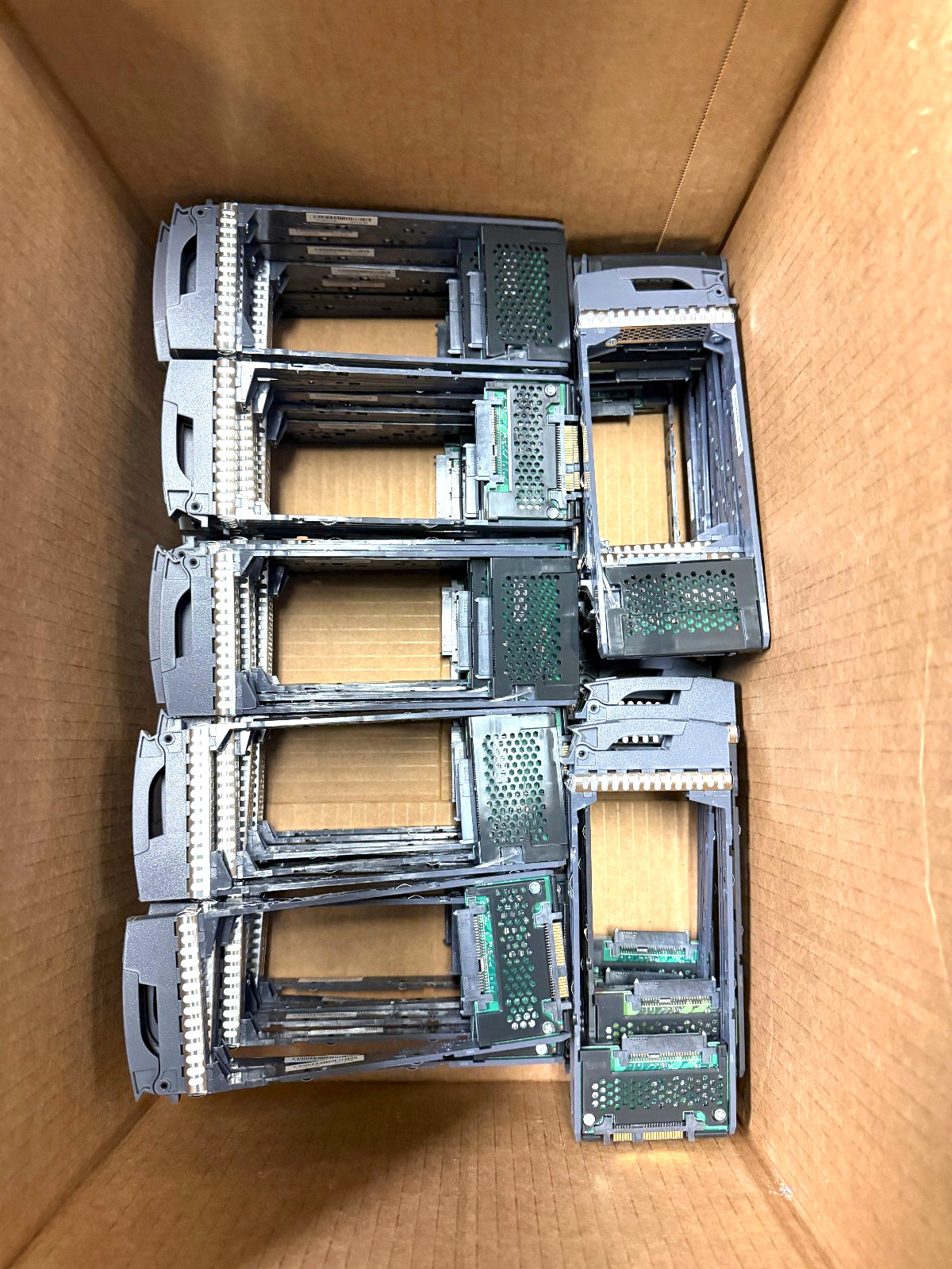 LOT OF 96 NetApp SAS 2.5" Hard Drive Tray 111-00721 DS2246 FAS2240 FAS2650