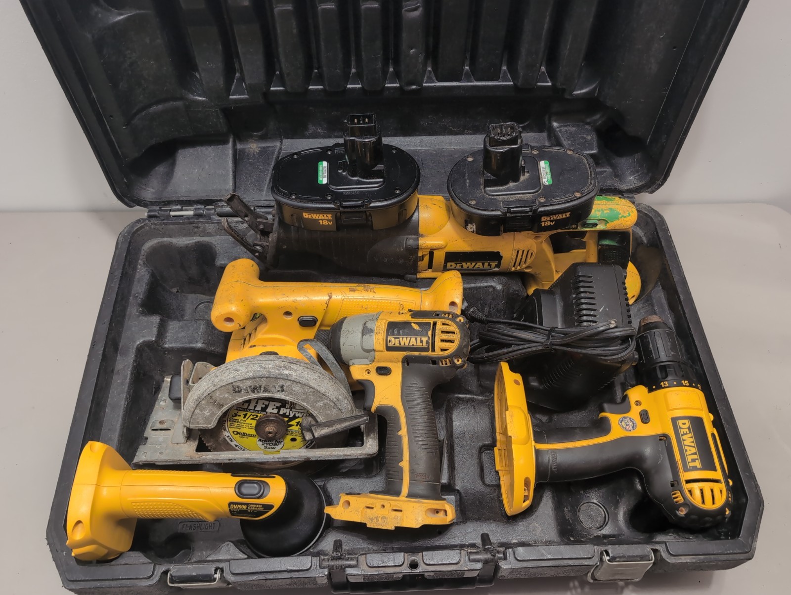 DEWALT 18V 9 Piece Tool Set Drill Impact Recip Saw Flashlight Charger Case(Vid)