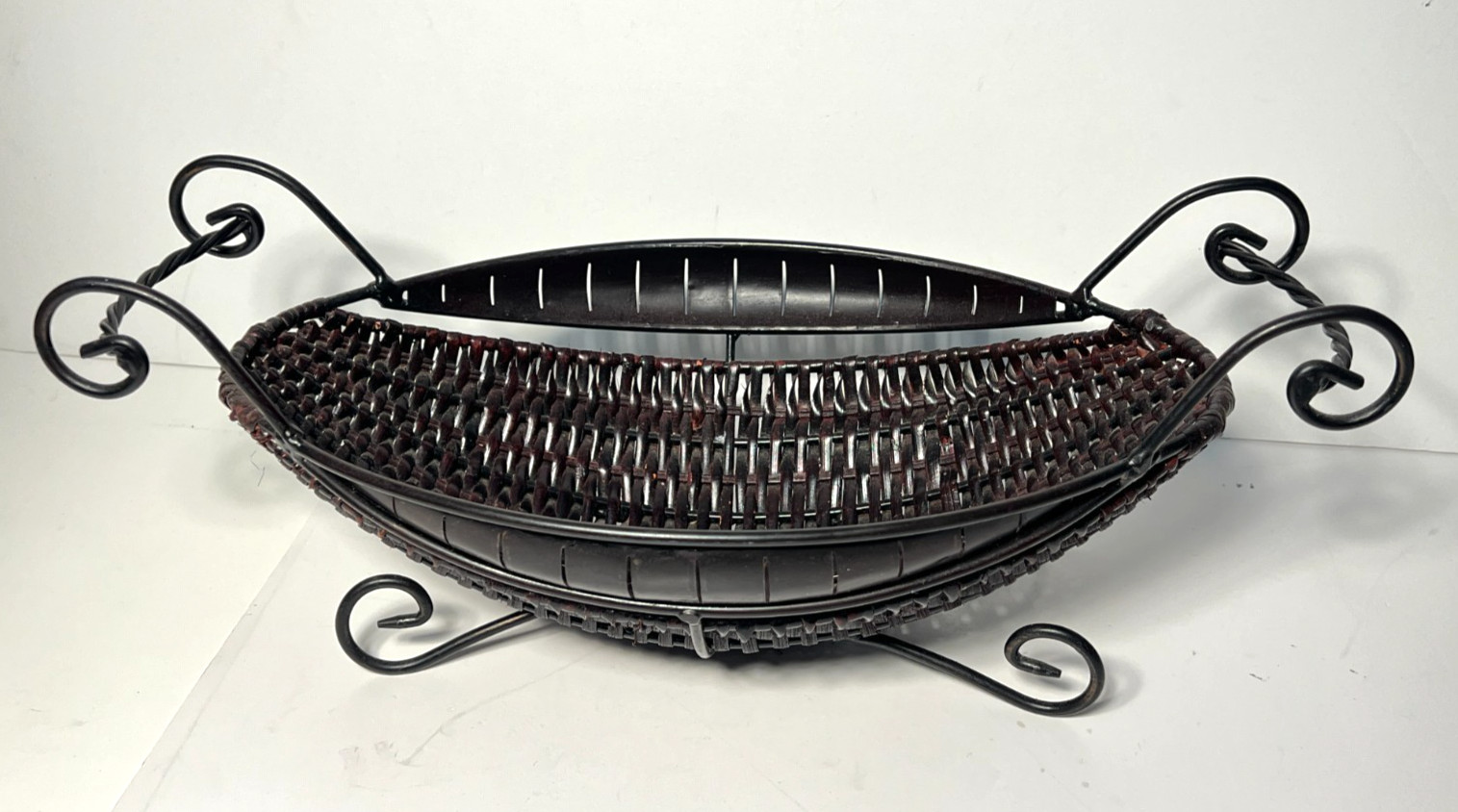 Wicker & Metal Footed Basket Bowl w/ Scroll Handles 17 in long Oval Fruit woven