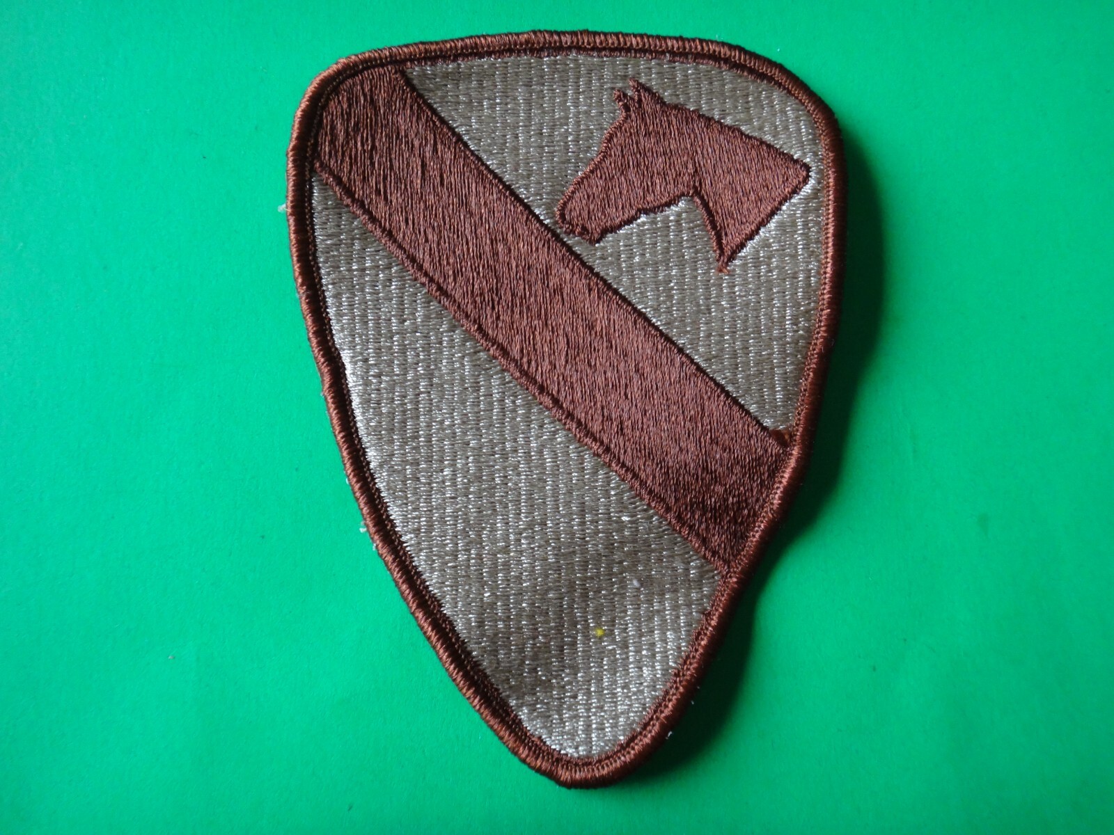 US Army 1st CAVALRY DIVISION Desert Tan Patch ***New Old Stock***