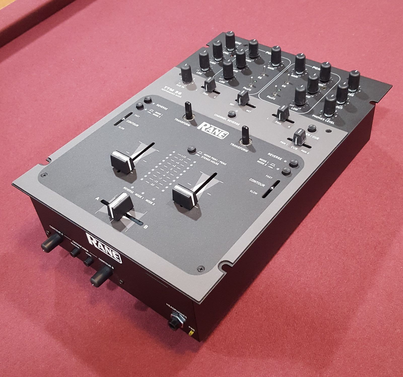 Rane TTM 56 DJ Mixer (Excellent Condition)