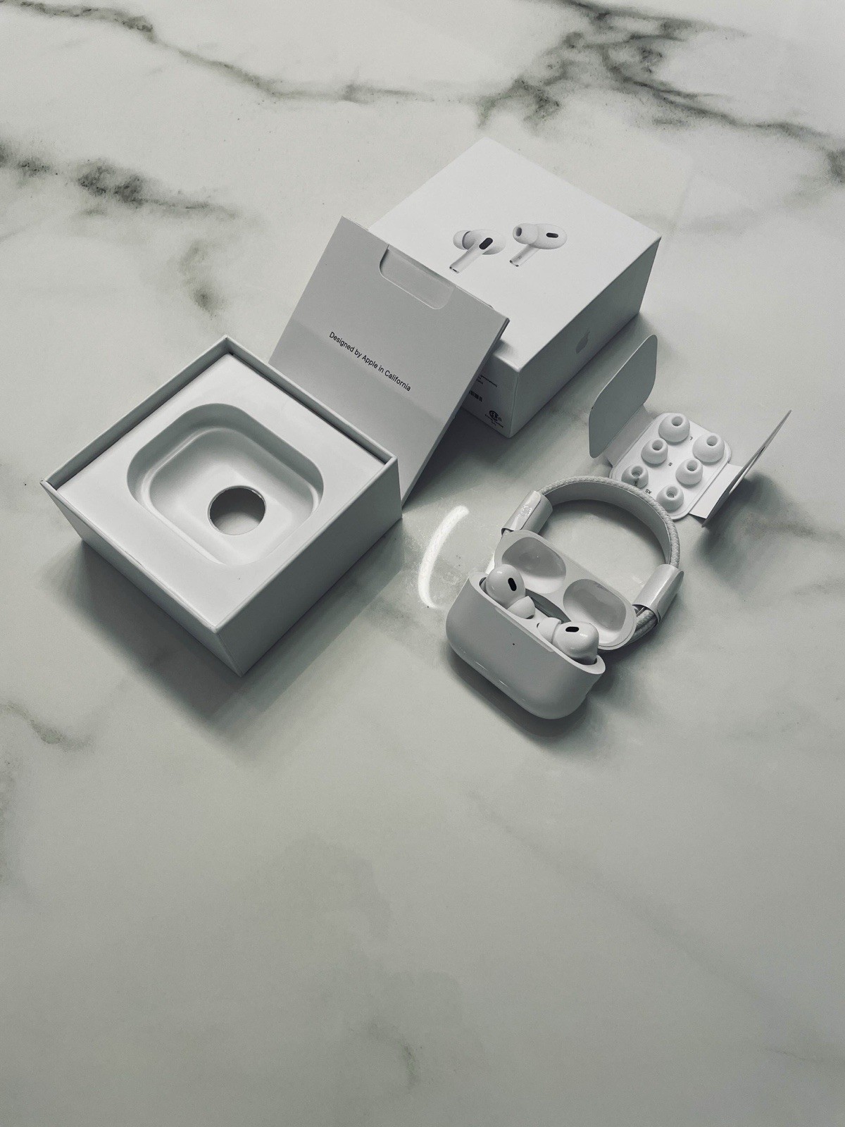 ✅FREE SHIPPING✅ AirPods Pro 2nd Generation ✅