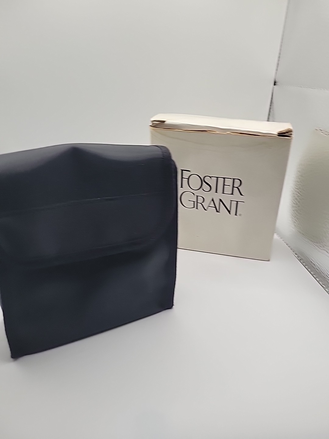 Foster Grant Binoculars w/Original Nylon Carrier - has box (in rough shape)