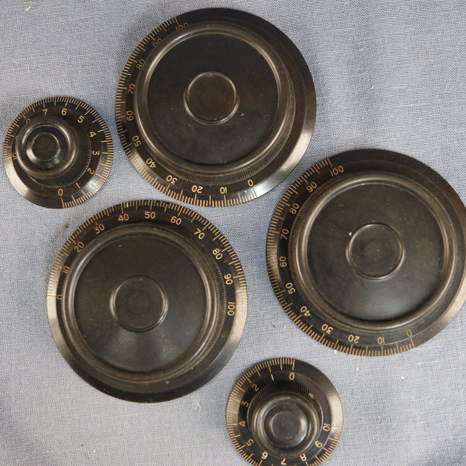 1920s Set Three Bakelite Splitdorf 4" Knobs & Two 2.25" Knobs Early Battery Sets