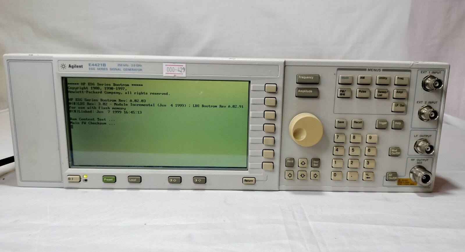 HP Agilent E4421B ESG Series Signal Generator 250Khz-3.0 GHz S/N:GB40051408