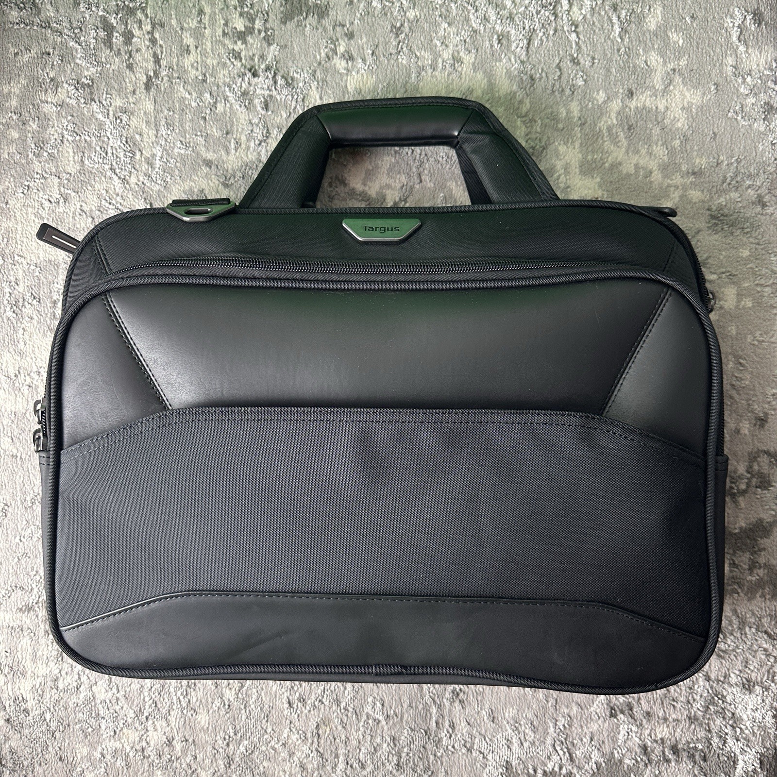 Targus 15.6" Mobile ViP Checkpoint Topload SafePortÂ® Sling Drop Protection