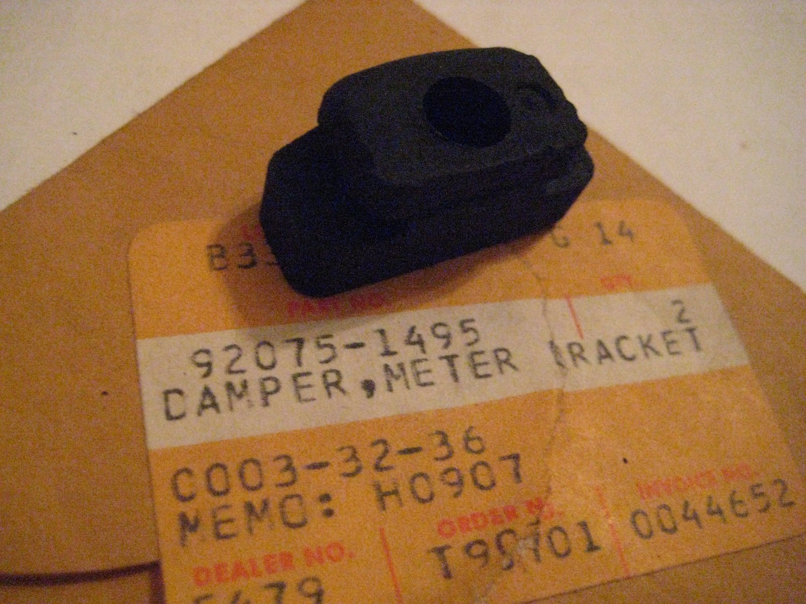 KAWASAKI ZX1100/ZX1000/ZX900/ZX750/TURBO/ZX600/EX500 METER BRACKET DAMPER NOS!
